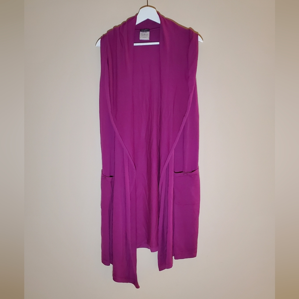 CHANEL 100% Cashmere Duster Sleeveless Cardigan Magenta 2009 FR 38 Open Sizing